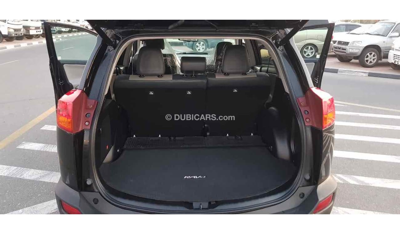 تويوتا راف ٤ fresh and imported and very clean inside out and ready to drive