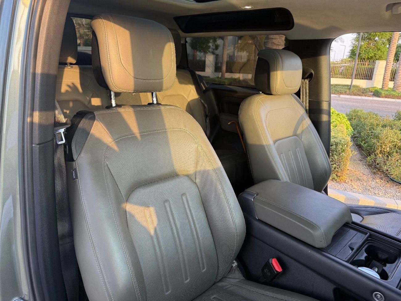 Land Rover Defender 90 SE P400 3.0L