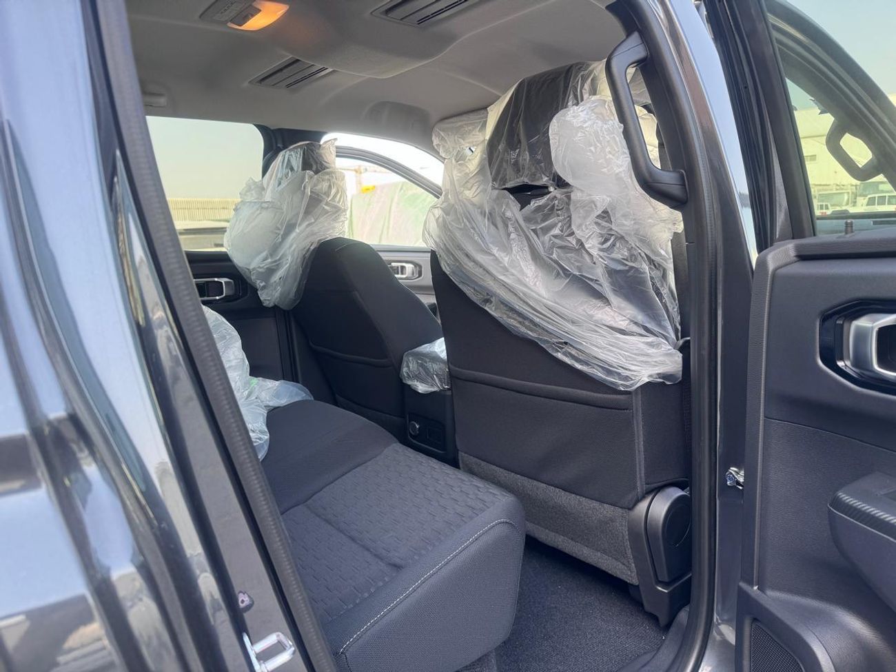 Mitsubishi L200 MITSUBISHI L200 Petrol Double Cabin 4WD 5MT 2.5L GLX - Basic Option _Grey