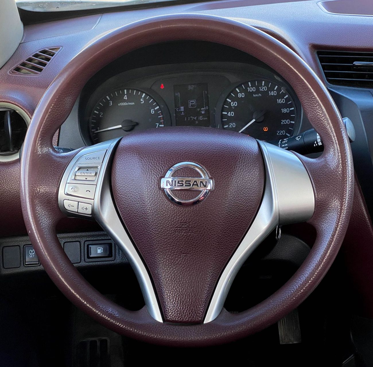 Nissan Navara Std 2.5L RWD A/T Nissan Navara 2021 2.5L RWD GCC Accident-Free, In Excellent Condition, 854 P.M