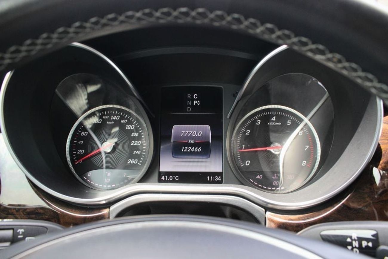 Mercedes-Benz V 250 , 04 Seater VVIP, GCC