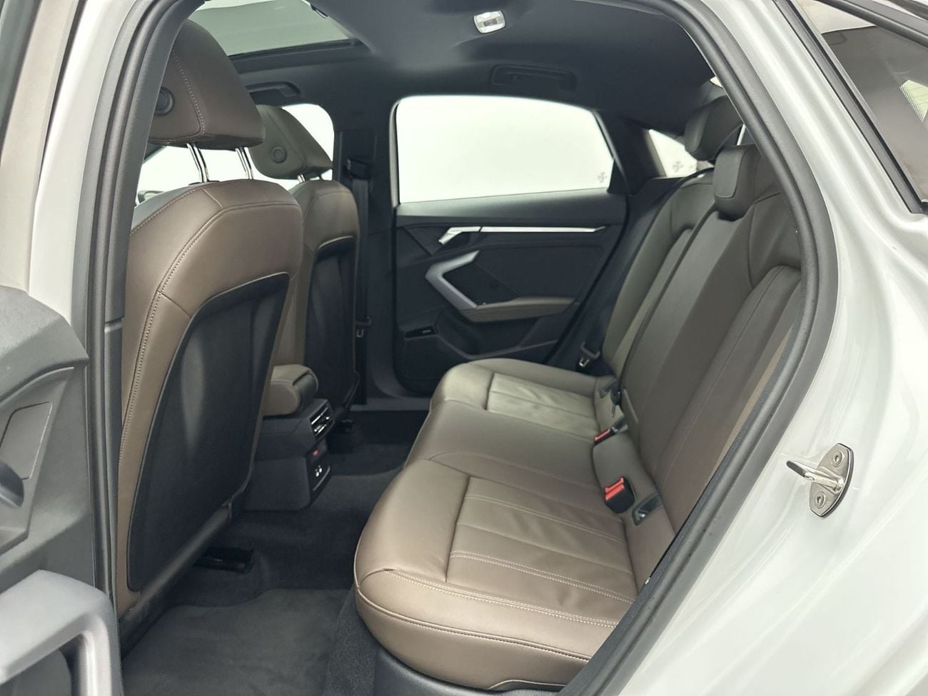 أودي A3 35 TFSI S Line 1.4L A3 Sedan S line 35 TFSI 150hp (Ref# 43849)