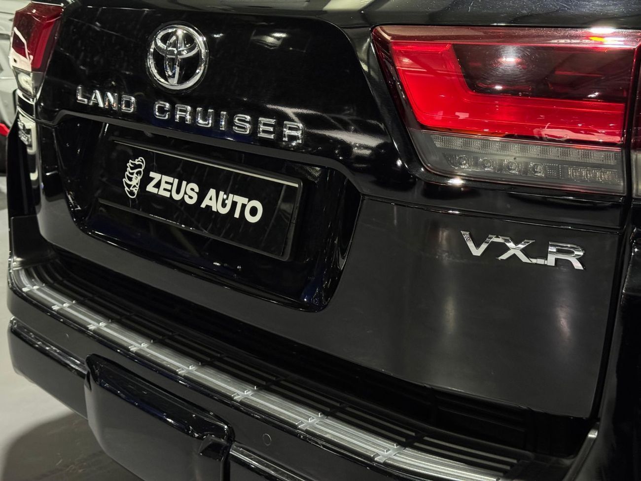 Toyota Land Cruiser VXR 3.5L 2023 Toyota Land Cruiser 409 TT, 2028 Toyota Warranty, Fully Loaded, 7 Seater, Low Kms, GCC