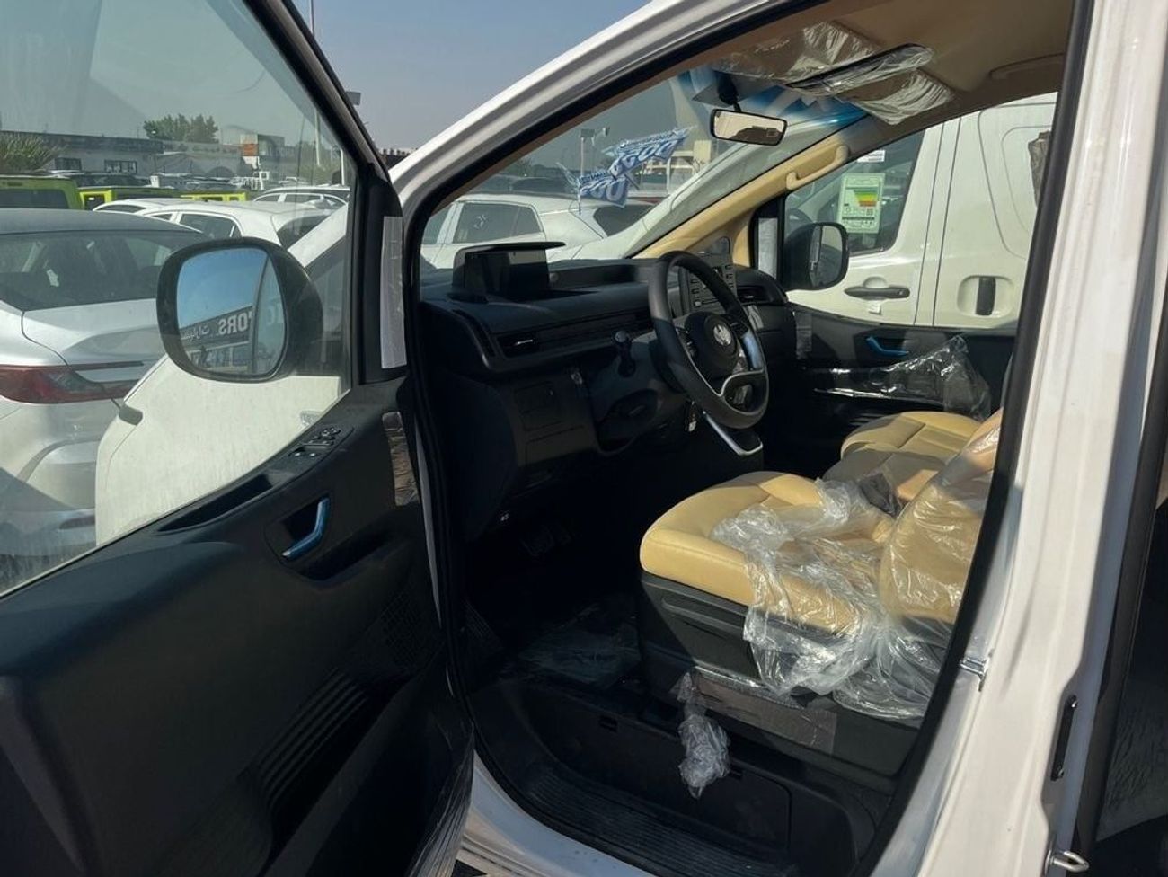 Hyundai Staria Semi cargo , 3.5 L , automatic, petrol