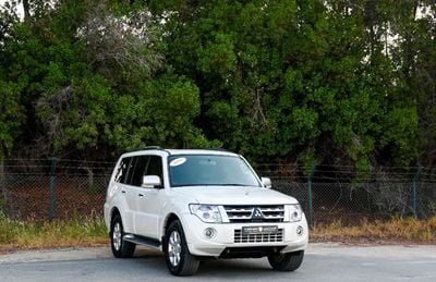 Mitsubishi Pajero 2014 Mitsubishi Pajero, Gulf specification, excellent condition, GLS Midline