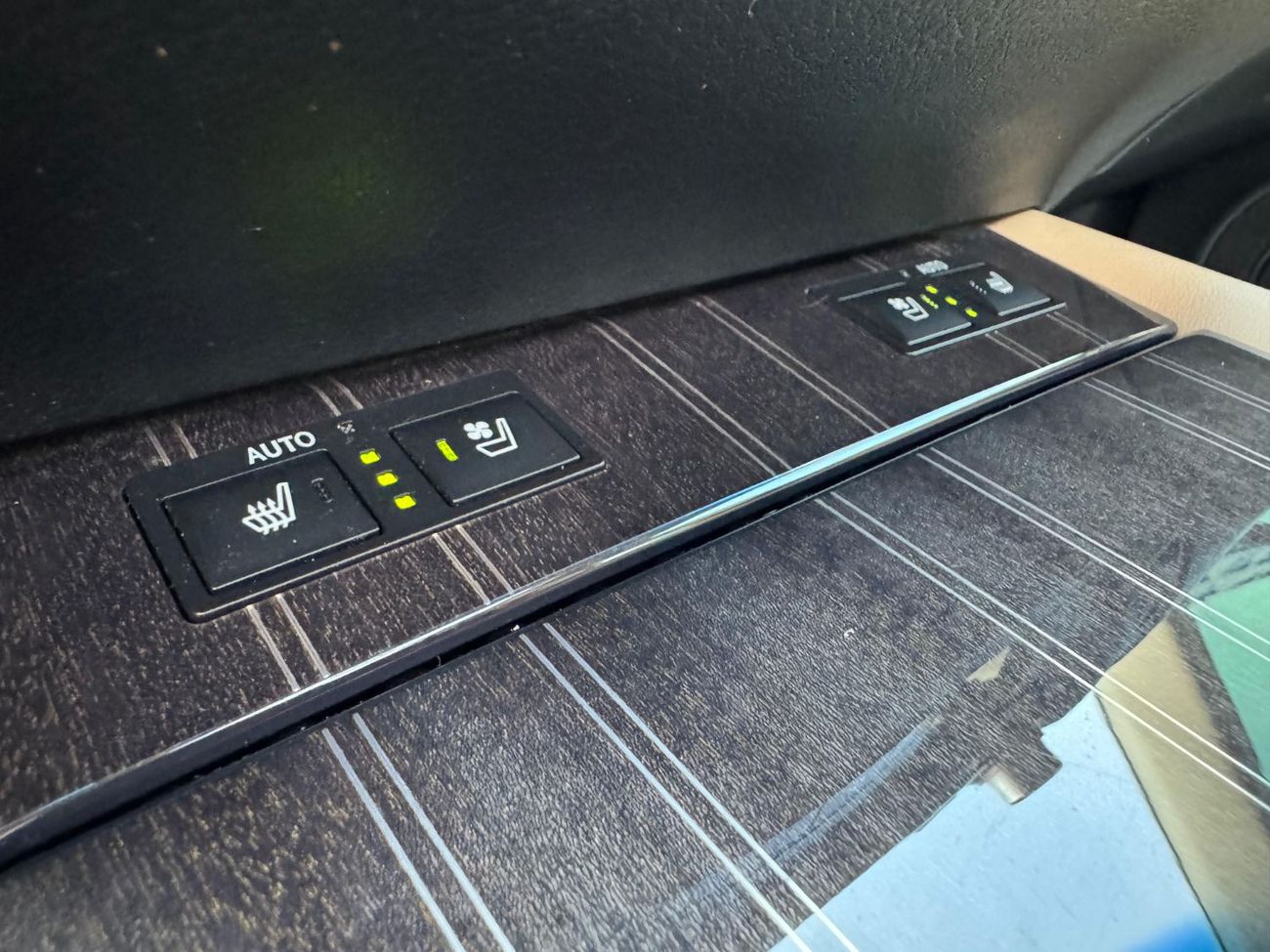 Lexus GS350 Platinum 3.5L V6 3.5L / TRIPLE XENON / RADAR / LANE KEEP ASSIST / COOLING AND HEATING SEATS / LOW MI