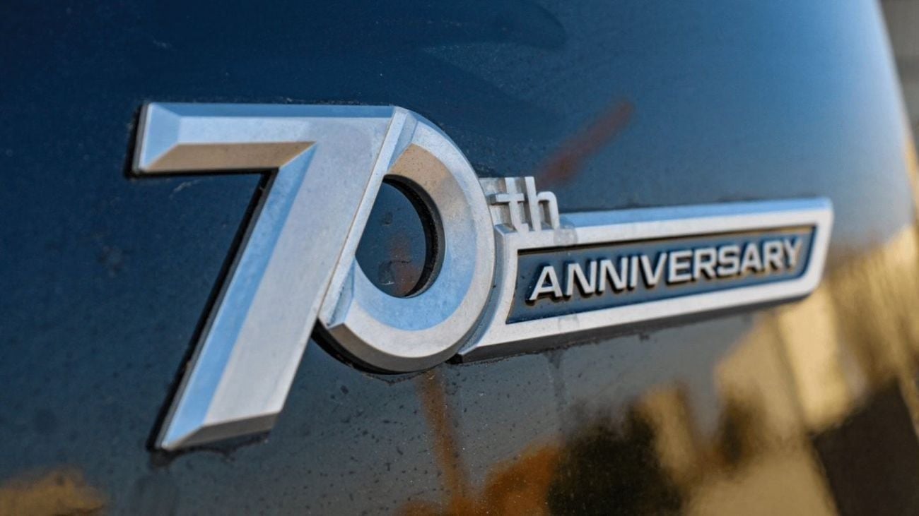 تويوتا لاند كروزر GXR Toyota/LC300 4.0L/TGVU0 S W GX-R AT