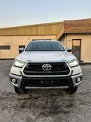 تويوتا هيلوكس SR5 2.7L Petrol Manual Transmutation Double Cap 4x4