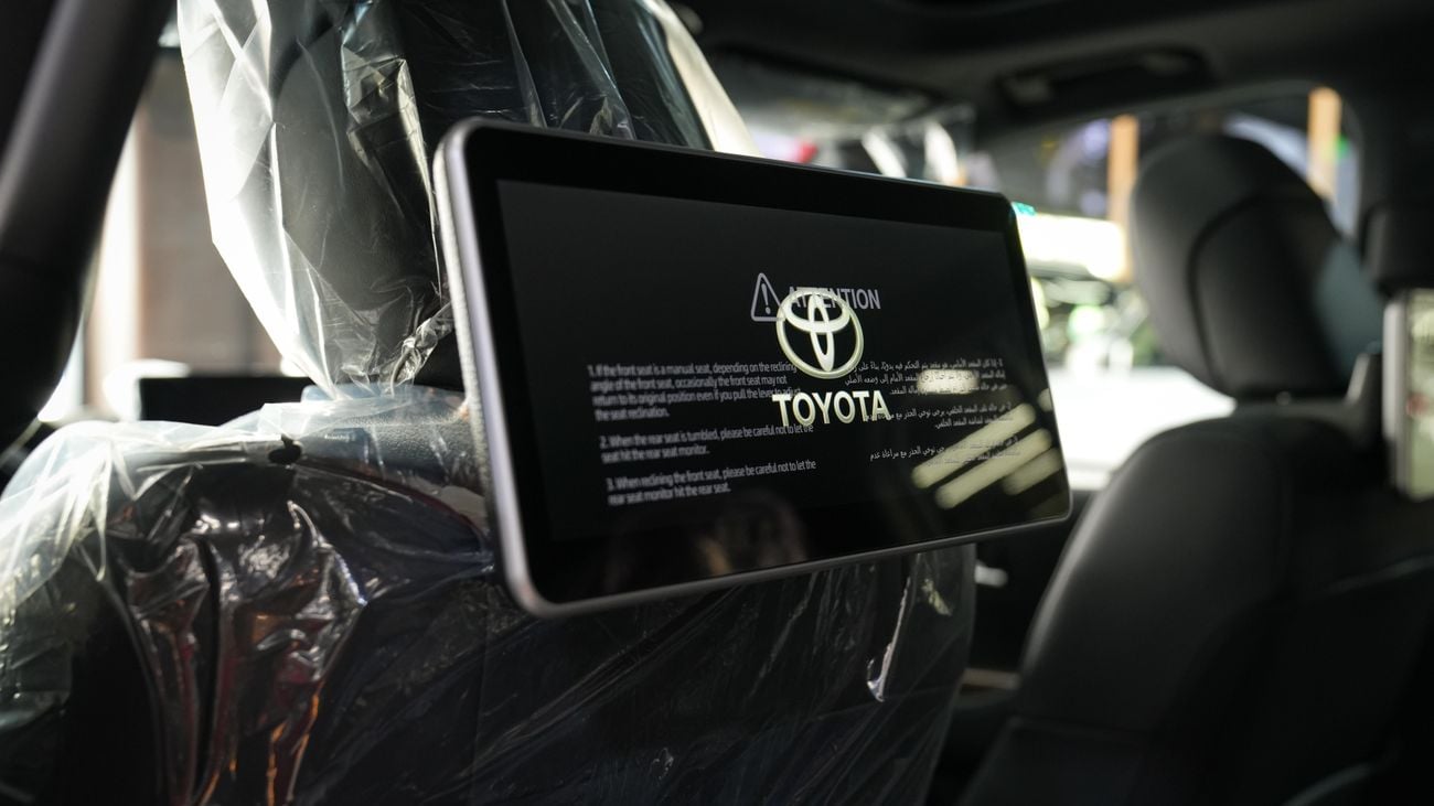 Toyota Land Cruiser VXR