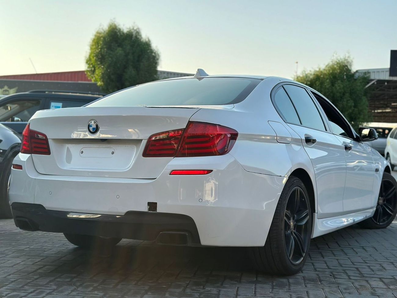 BMW 550i M Sport 4.4L (444 HP) M Sport 4.4L