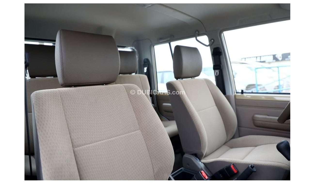 Toyota Land Cruiser Pick Up 2023 Toyota LC PUP 4X4 DC 4.5 With Diff Diesel Manual - Beige inside oak - Export only
