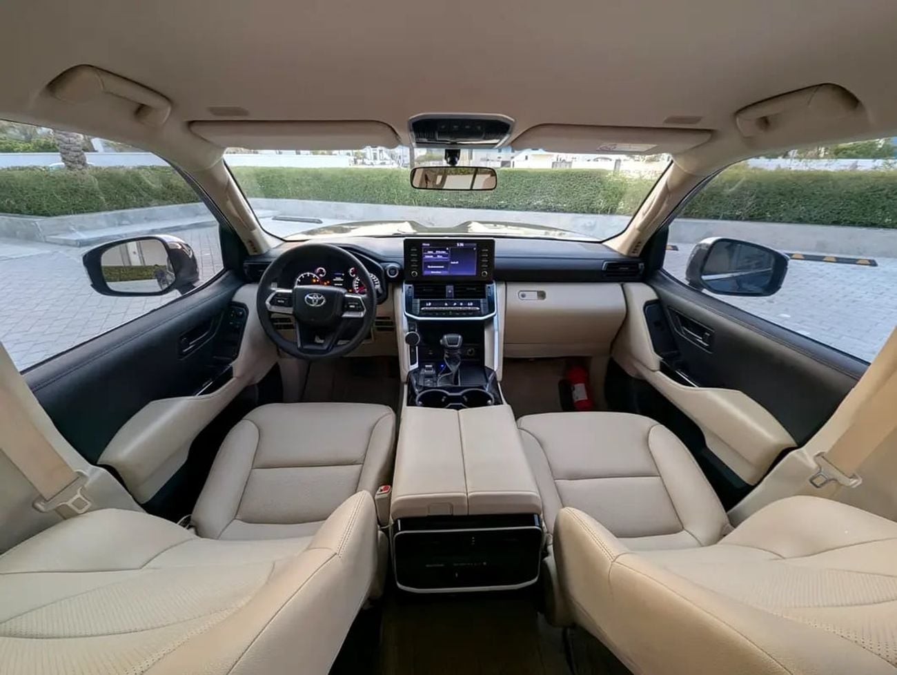 تويوتا لاند كروزر VXR 2023 GCC Specs Interior and Exterior Excellent Condition