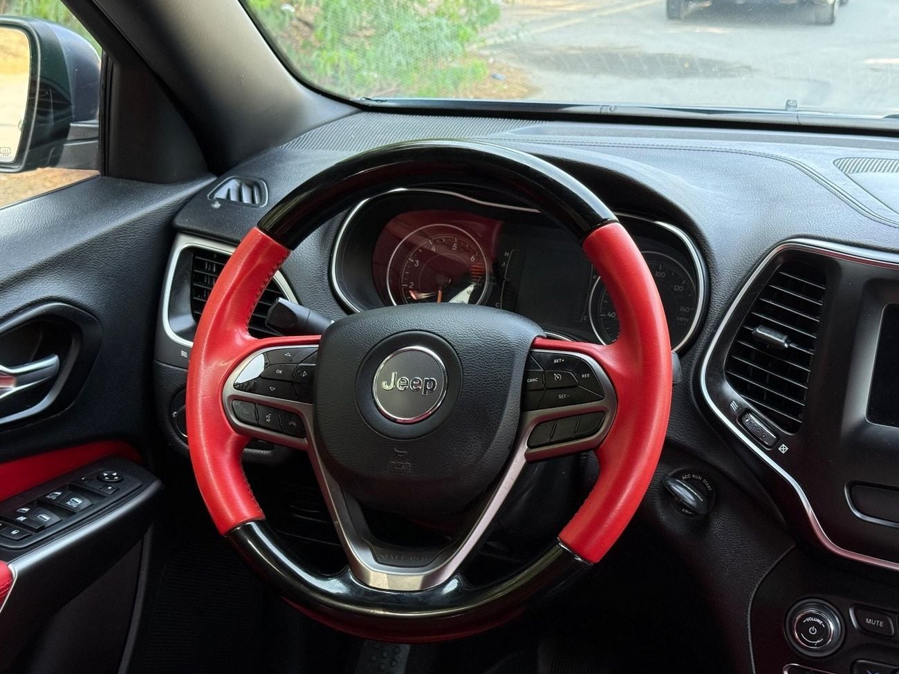 جيب شيروكي Sport 2.4L