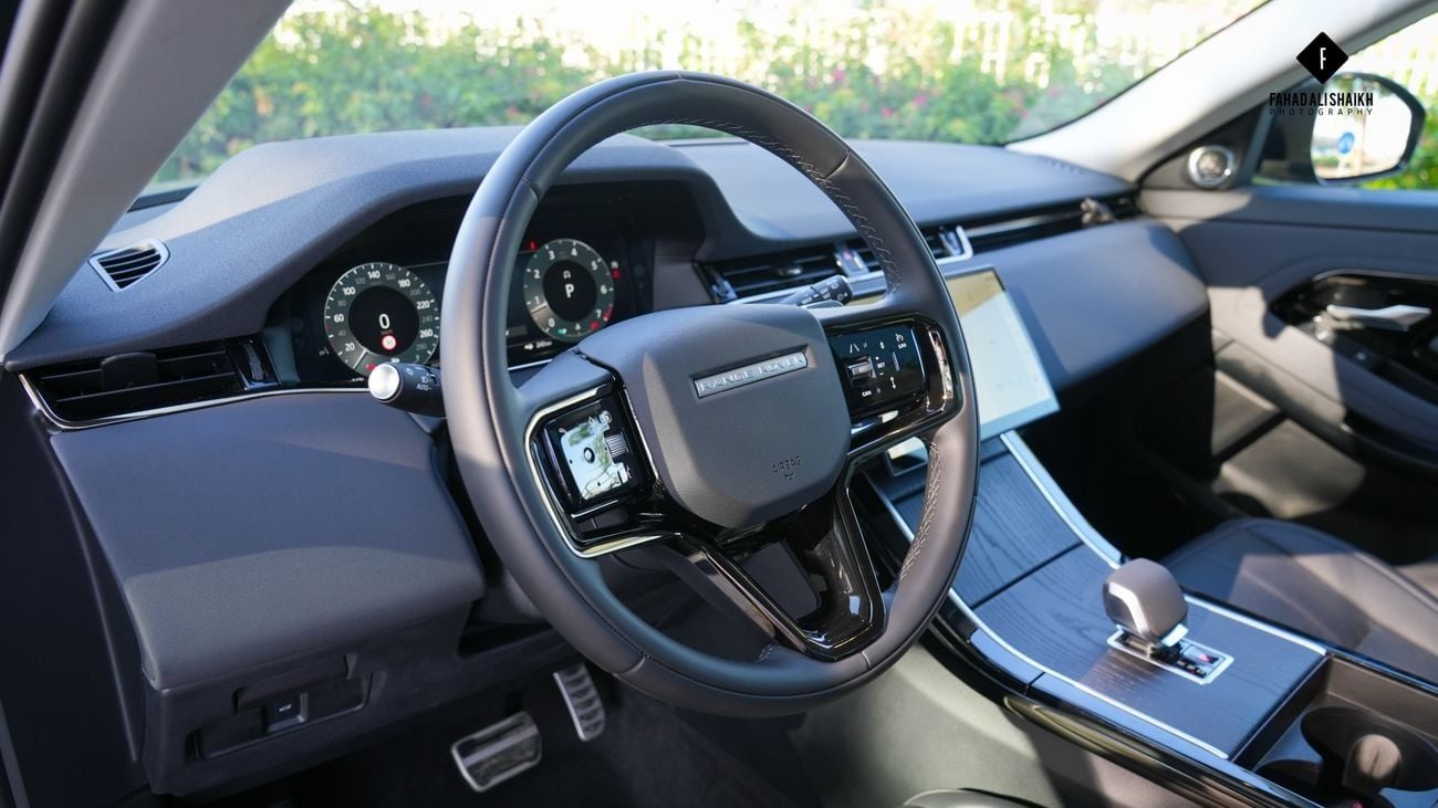 لاند روفر رانج روفر إيفوك SE P250 DYNAMIC 2025!! BLACK EDITION!! FIVE YEARS WARRANTY!! THREE YEARS SERVICE CONTRACT