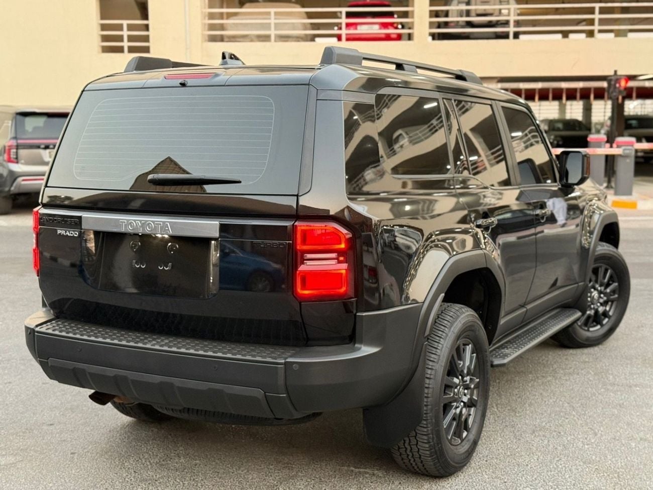 تويوتا برادو Adventure Dual Tone 2.4T