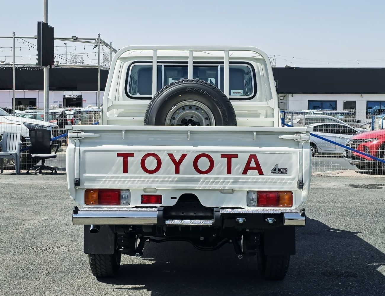 تويوتا لاند كروزر بيك آب TOYOTA LC 79 DOUBLE CABIN DIESEL 2.8 M/T - STD - E - 2025