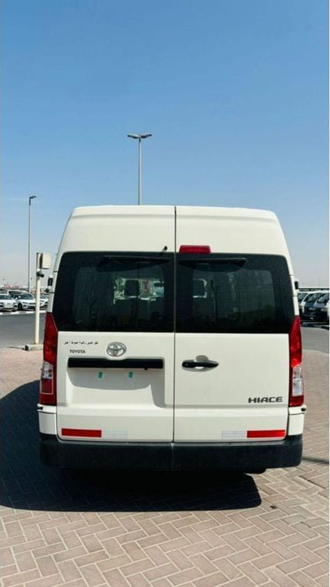 تويوتا هاياس Cargo Swing Door Automatic