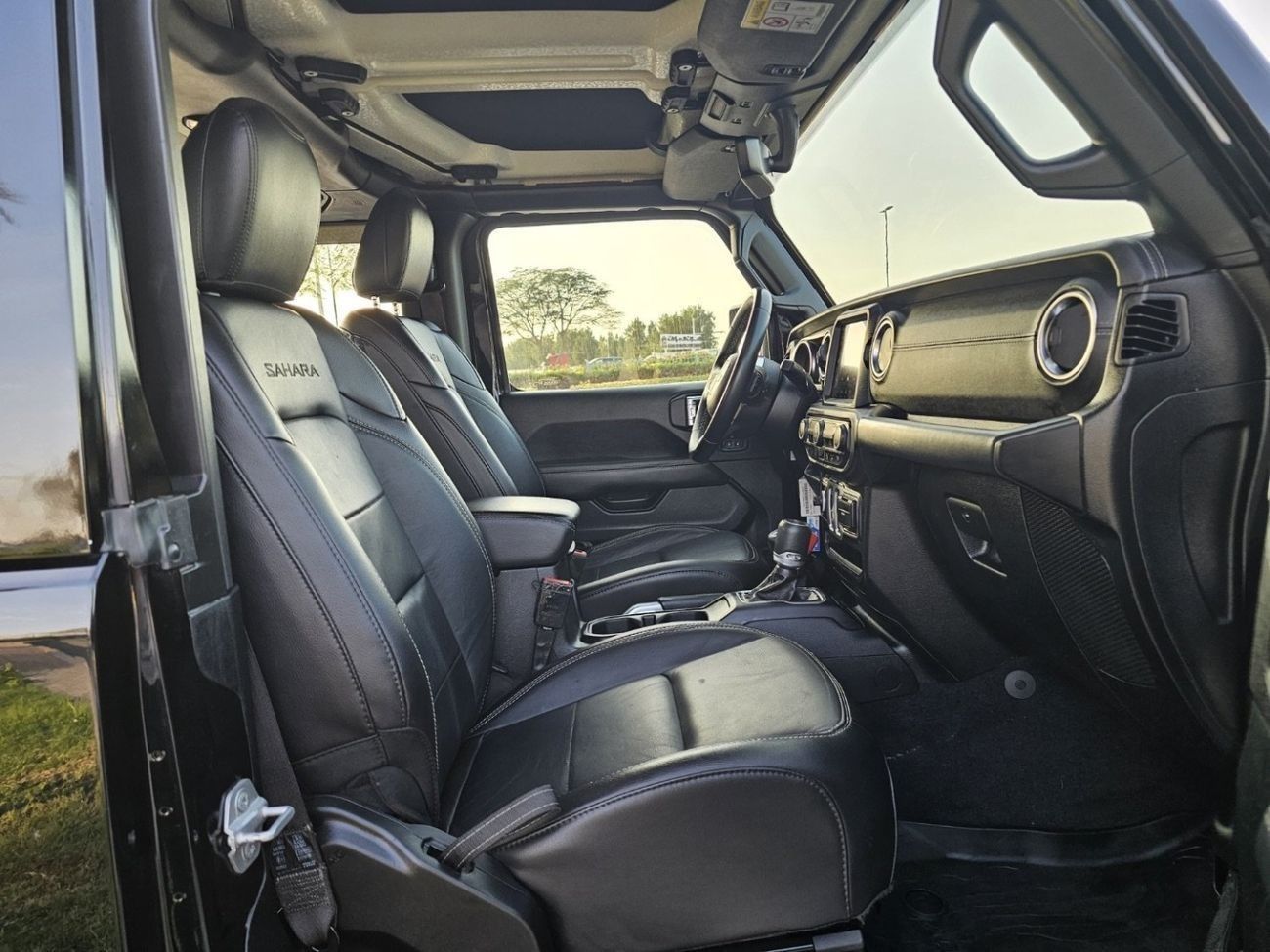 جيب رانجلر Sahara 3.6L A/T (4 Seater)