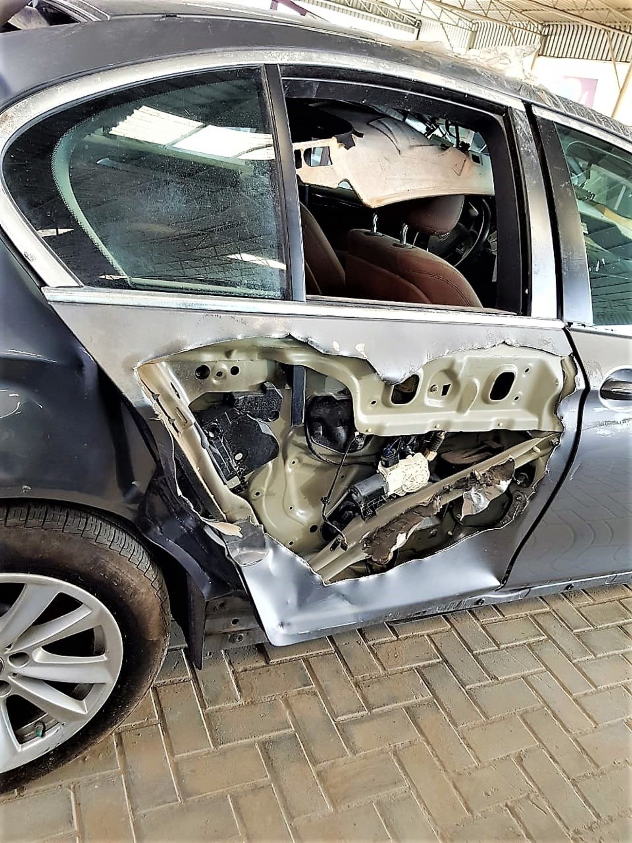 بي أم دبليو 528i