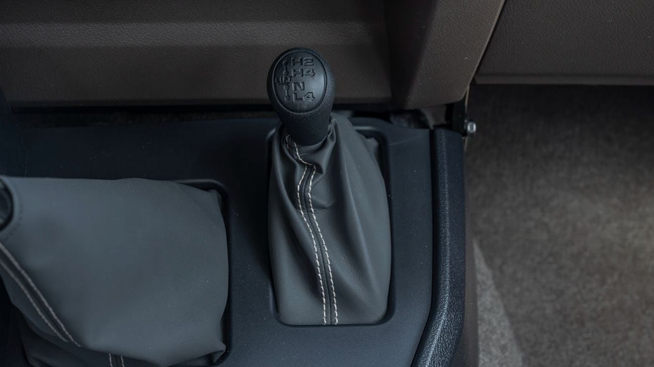 تويوتا لاند كروزر 76 TOYOTA LANDCRUISER76 HARDTOP 2.8 MT HIGH -2026YM