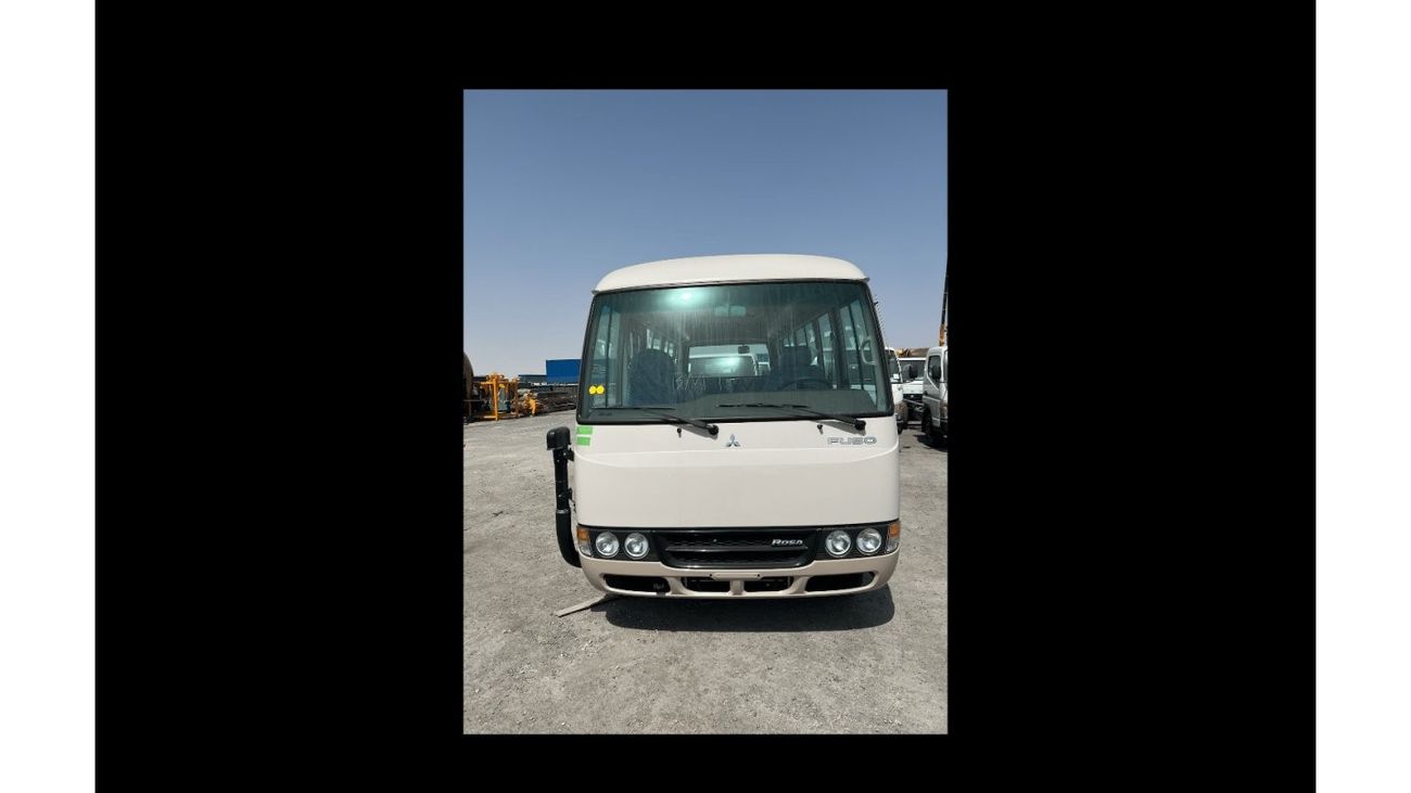 Mitsubishi Fuso Canter The interior of the FUSO Rosa BE637 is designed with passenger comfort in mind. It features spacious