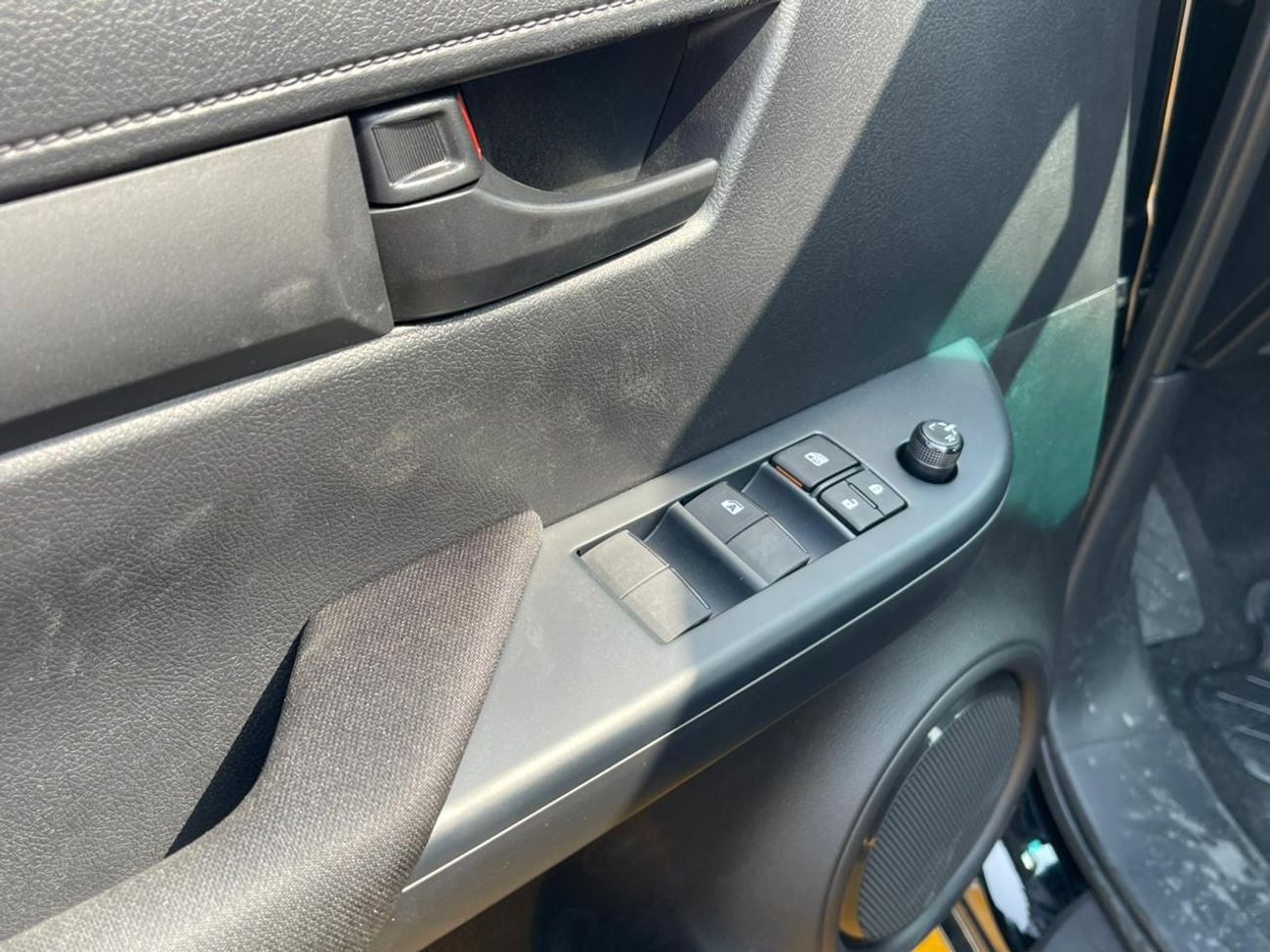 تويوتا هيلوكس Toyota Hilux Hilux 2.7 AT 4X4 DLX 2026