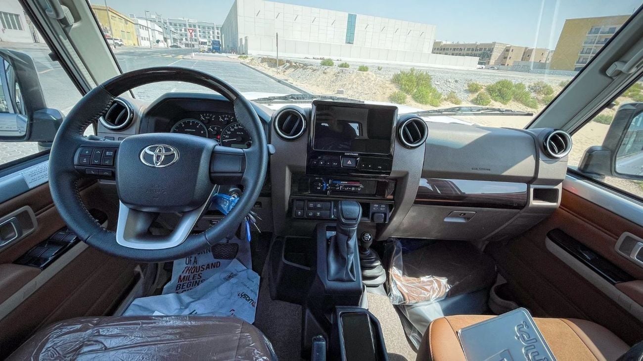تويوتا لاند كروزر 70 LX 76 2.8L Turbo-Diesel AT 2025YM