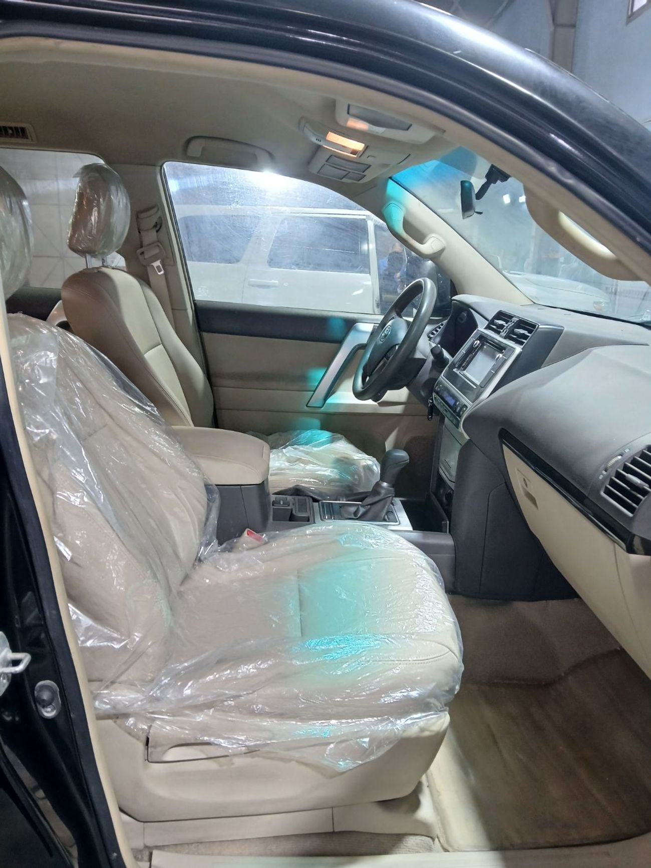Toyota Prado TX-L 2.7L v4 petrol Engine Colour Black Transmission Automatic Interior Beige Leather seats 7seats back C