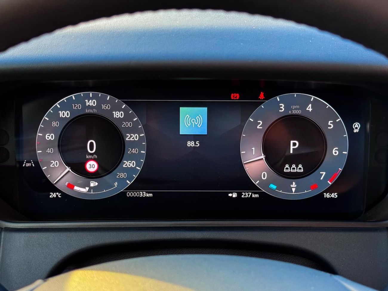 Land Rover Range Rover Velar Land Rover Range Rover Velar 2026 Automatic 0 Km 4 Cylinder All Wheel Drive (AWD) SUV Gold