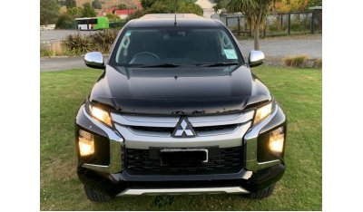 Mitsubishi Triton Mitsubishi Triton GLX-R RWD Mode 2021 Engine diesel Cc 2.4