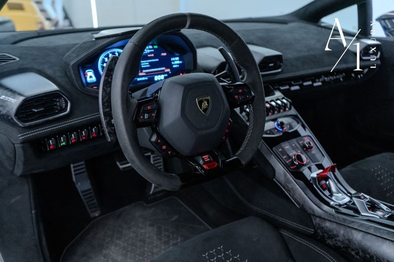 Lamborghini Huracan Performante 5.2L V10 (460 HP) 2018 Lamborghini Huracan, Warranty, Full Lamborghini Service History,