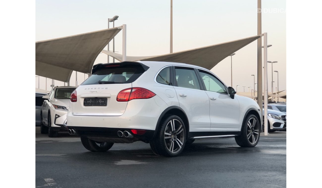 Porsche Cayenne PORSCHE CAYANNE S MODEL 2013 GCC car prefect condition full option panoramic roof leather seats back