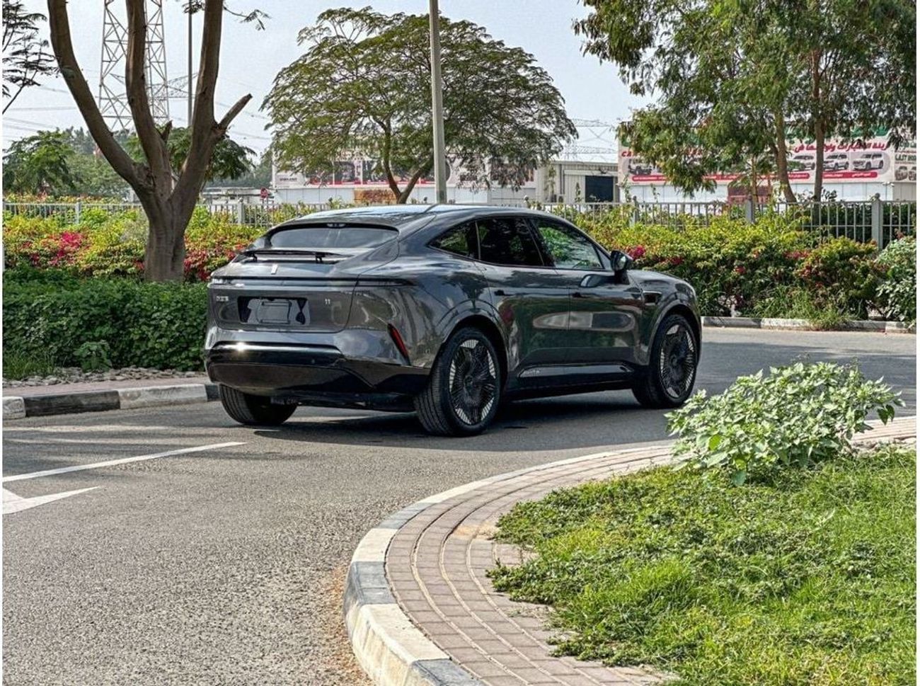 Avatr 11 AVATR 11 DUAL MOTORS / 572 HP / RANGE (580 KM) / WARRANTY & SERVICE