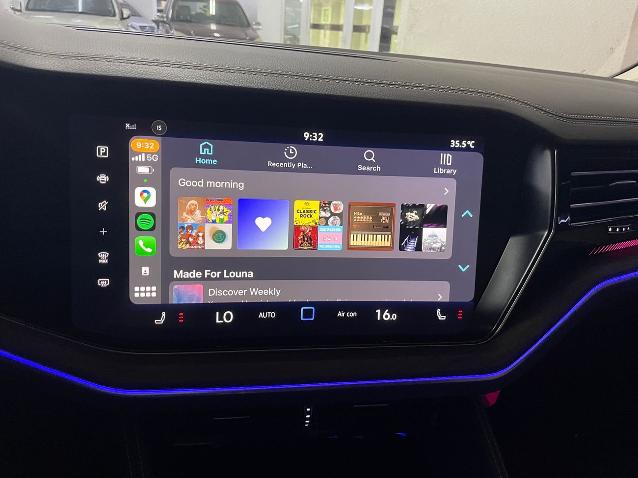 Volkswagen Touareg Elegance Plus (soft closing, Cruze control, full car plays, blind spot monitoring, multi colour ambi