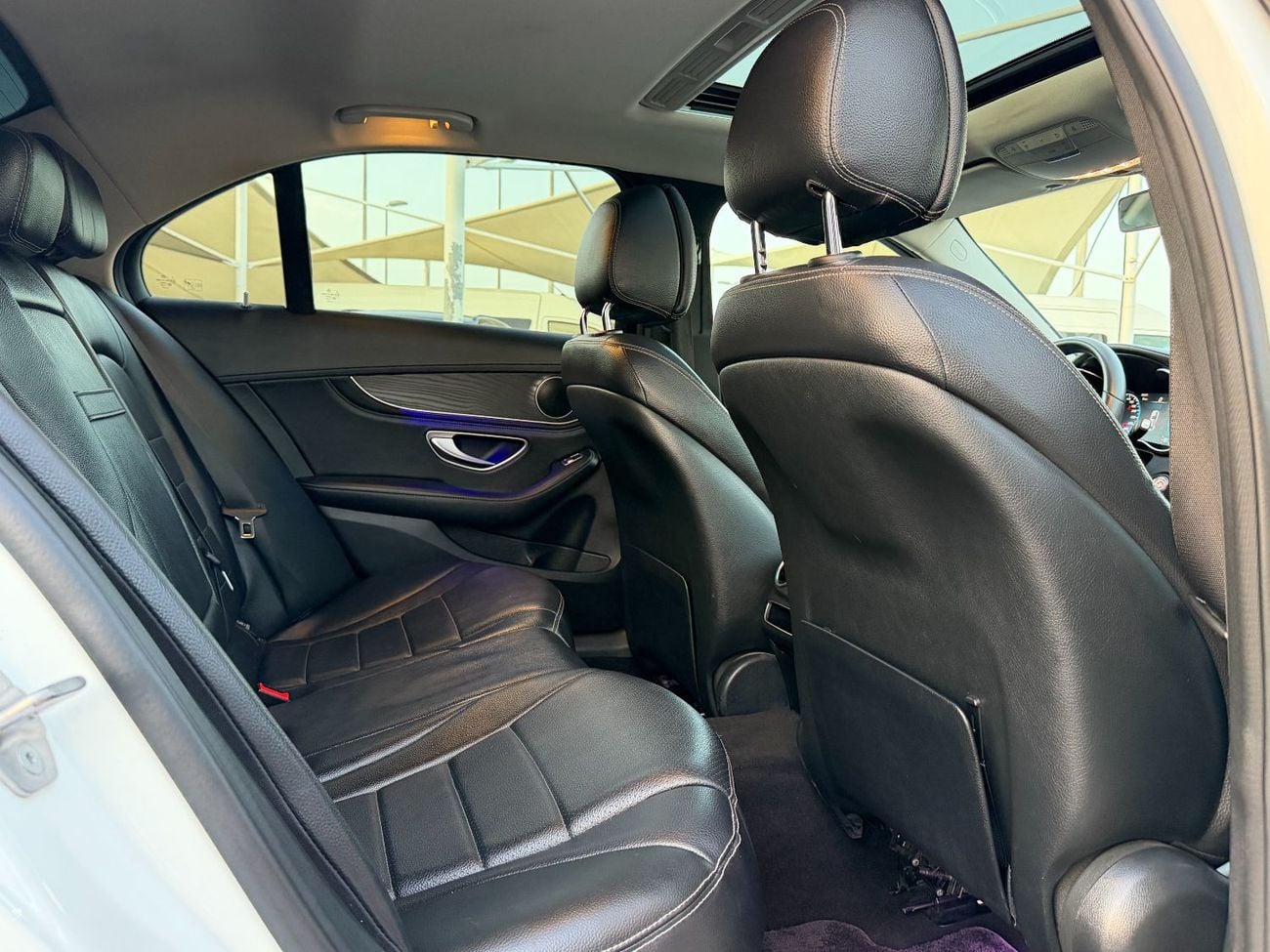 مرسيدس بنز C 300 Luxury 2.0L