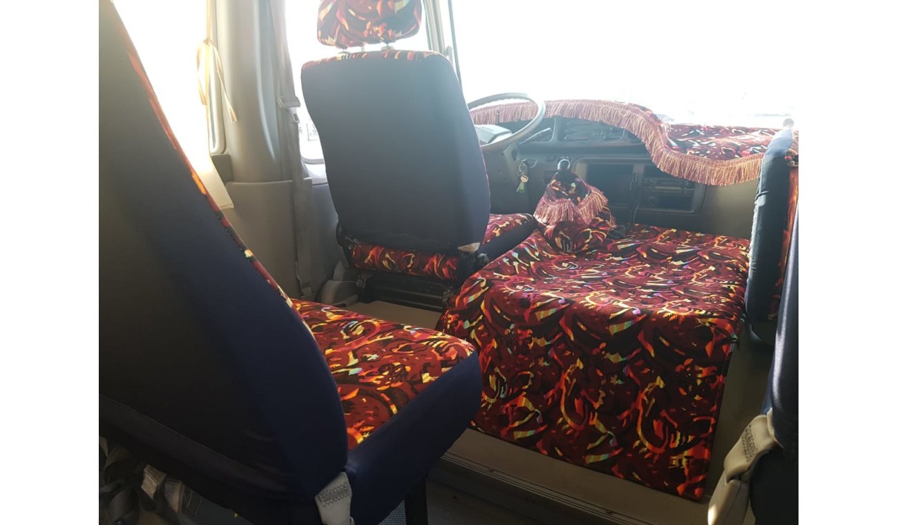 تويوتا كوستر 30 SEATS CLEAN BUS