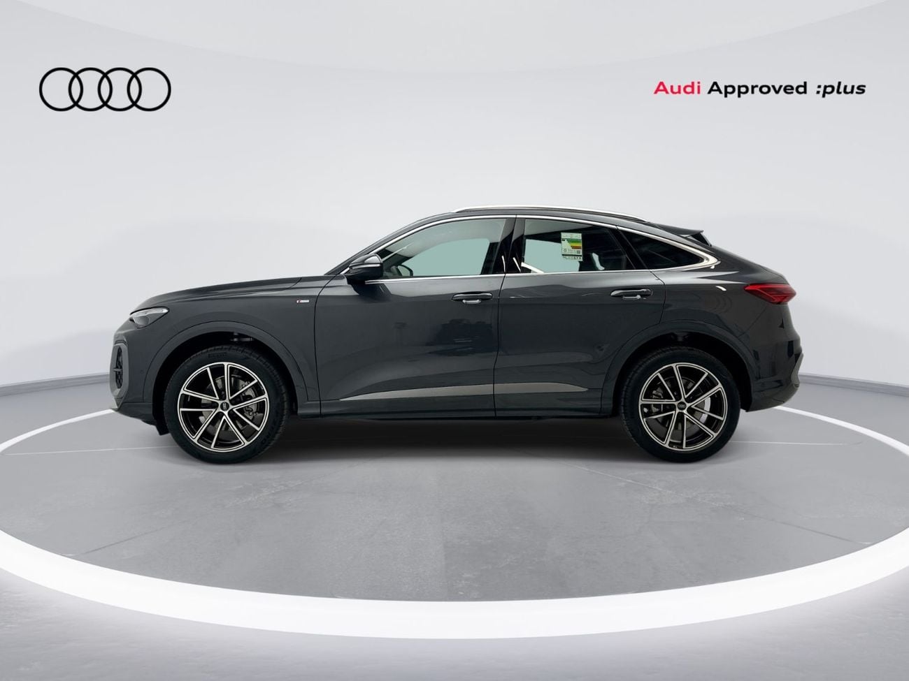 أودي Q5 Q5 Sportback TFSI quattro 204hp S Line (Ref# 02045)