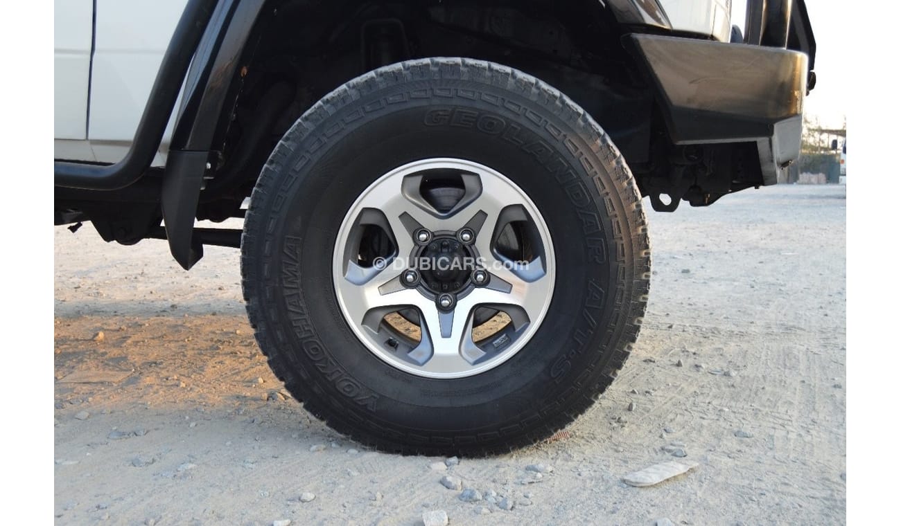 Toyota Land Cruiser Pick Up 1HZ Engine Diesel V6