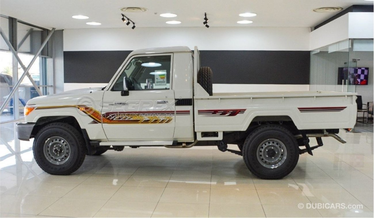 تويوتا لاند كروزر بيك آب Pick Up LC79 SC, 4.5L Diesel 4WD MT - 2 Seater - Winch, RR Diff Lock, PW, wo AW