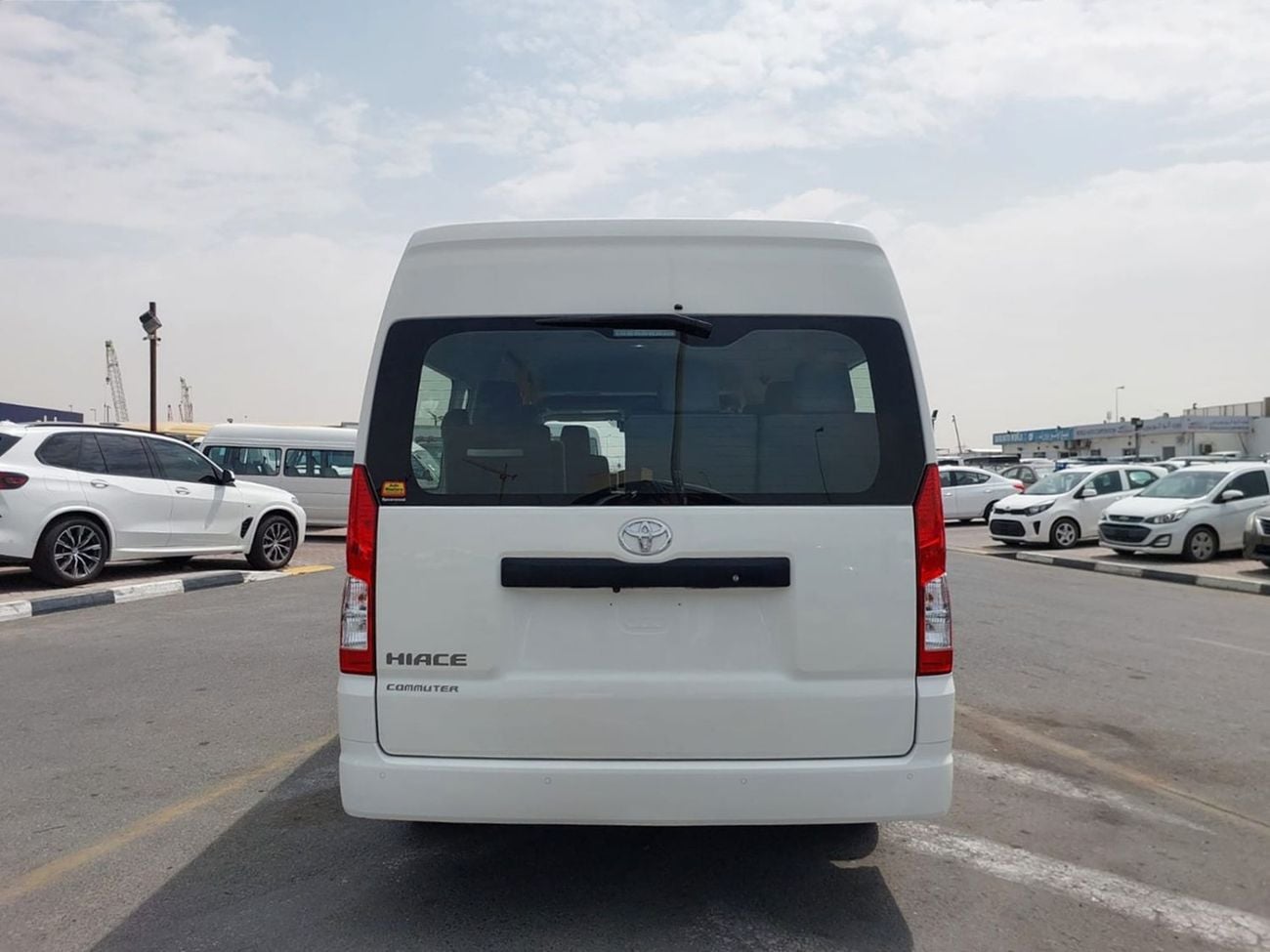 Toyota Hiace TOYOTA HIACE COMMUTER VAN RHD 2020 MODEL 2.8 L DIESEL AUTOMATIC(PM16665)