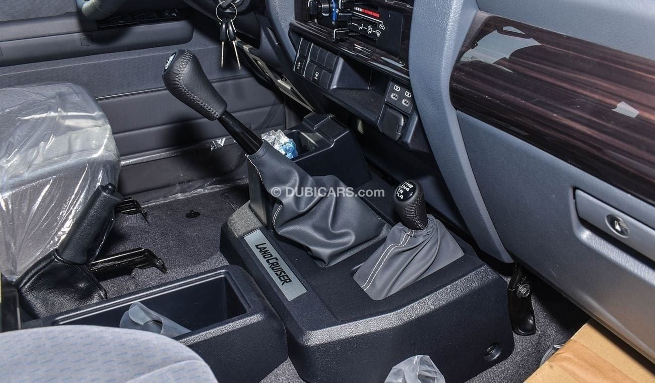 Toyota Land Cruiser 70 LX10 LC76 4.0l Petrol Manual 2024 Alloy wheels Coolbox DVD Chrome Bumper