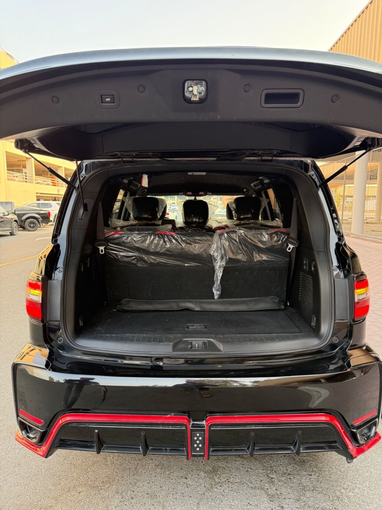 Nissan Armada 2018 NISMO EDITION 4x4 / 5.6