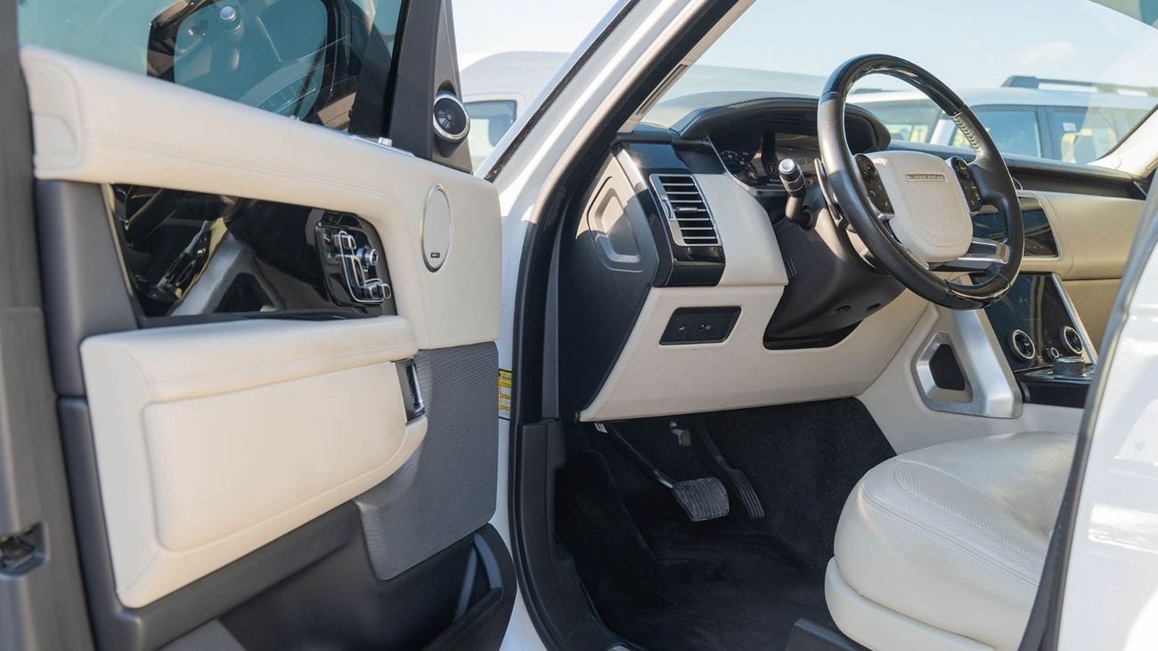 Land Rover Range Rover Supercharged 5.0L 2020 Land Rover Range Rover Vogue Supercharged LWB (Long Wheelbase) V8 5.0L AT Pet