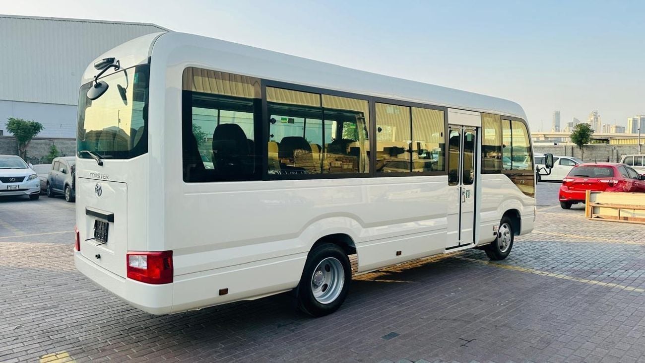 تويوتا كوستر 4.0L DIESEL 23 SEATER MANUAL TRANSMISSION