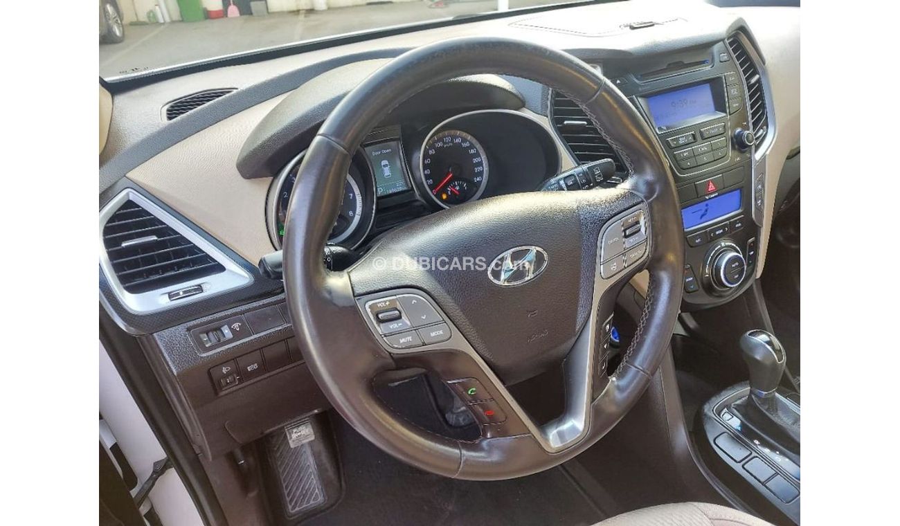 هيونداي سانتا في سنتافى بحاله ممتازه فورويل بانوراما 6 سليندر