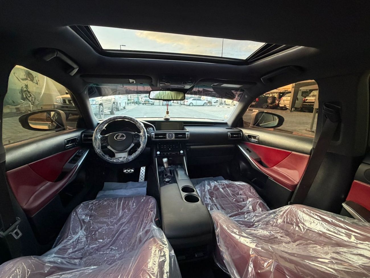 لكزس IS 350 حاله ممتازه من الداخل والخارج