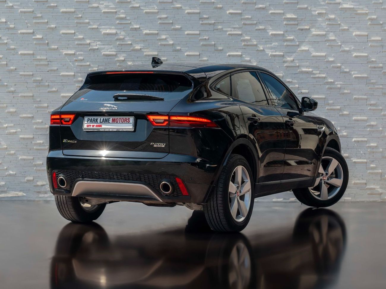 جاكوار E Pace AED 1,258 PM • E-PACE P200 AWD S • PRISTINE CONDITION