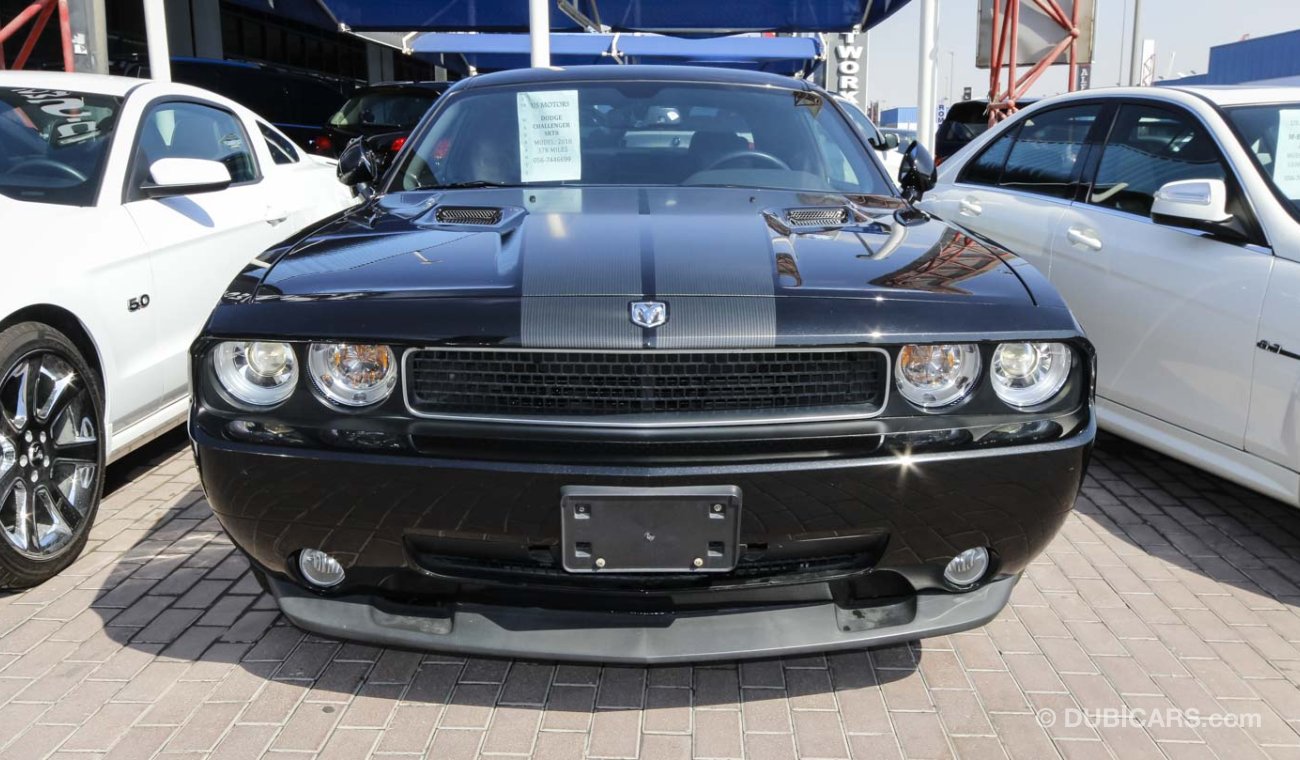 Dodge Challenger SRT8