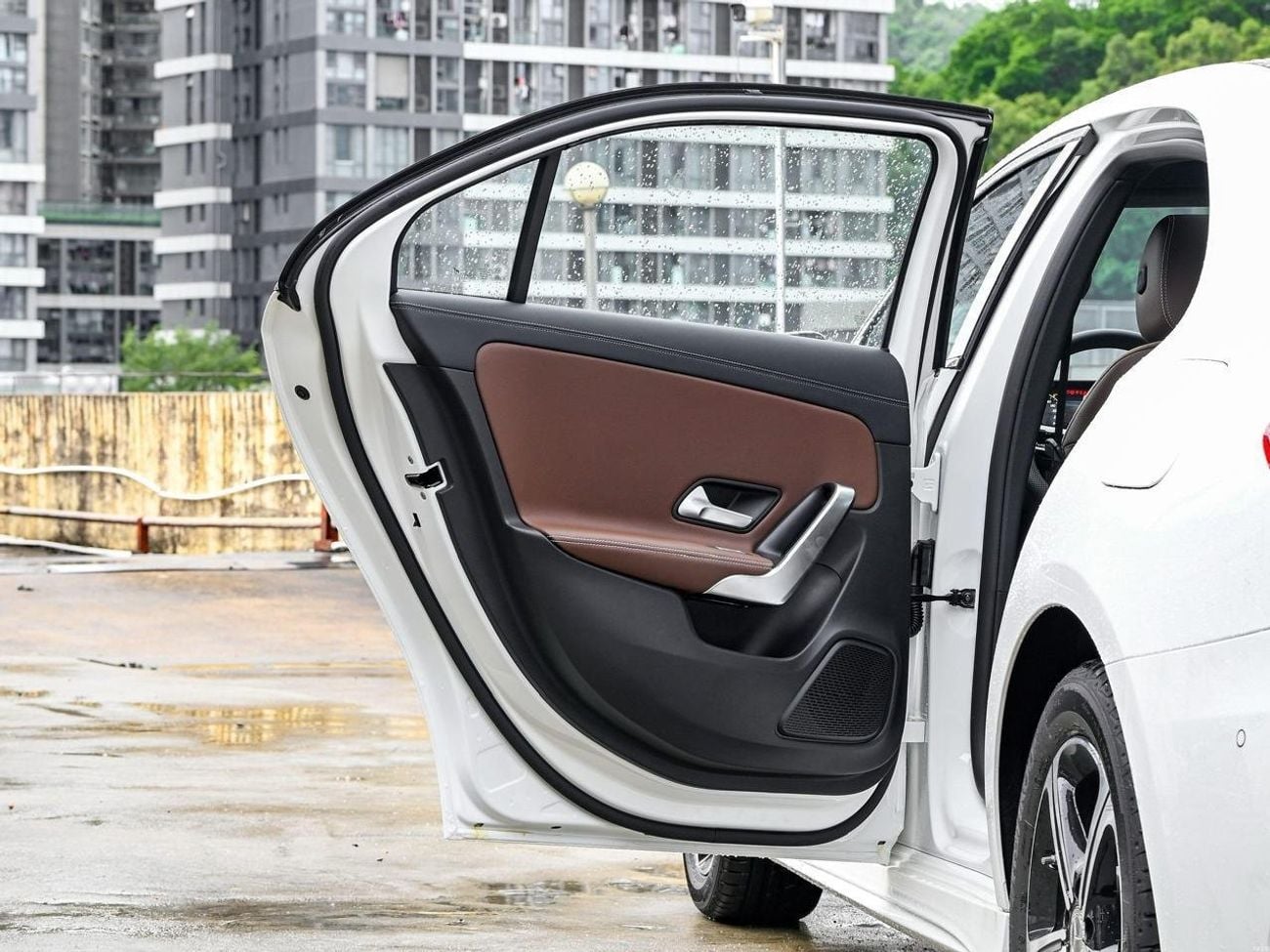 مرسيدس بنز A 200 L Toyota Frontlander/ 2025 / white / 0km