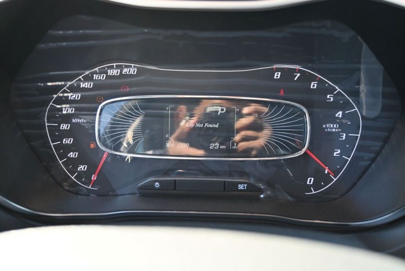 Chevrolet Groove Chevrolet GROOVE 1.5L Premier SUV FWD 5 Doors, Cruise Control, Panoramic Roof, Push start, Rear Came